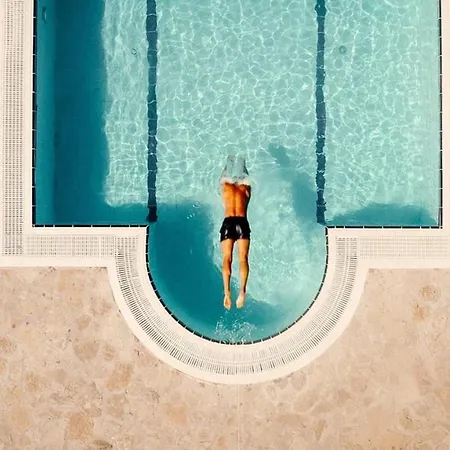 Alexandra Villa *